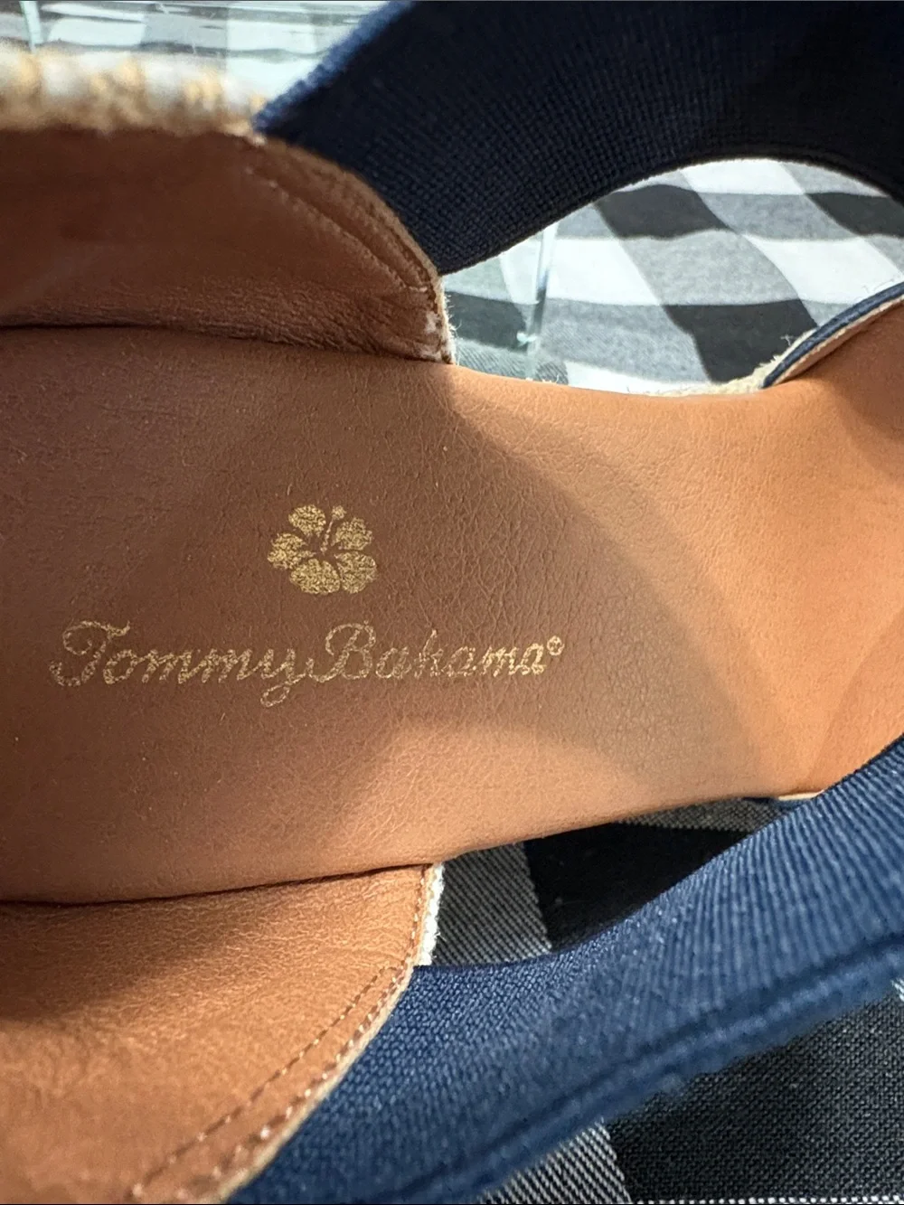 Tommy Bahama excellent tommy